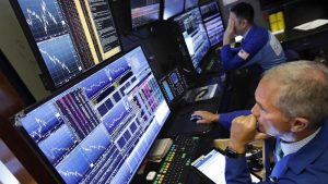 Wall Street Merosot Jelang Data Inflasi!