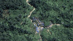 Gunung Emas Palsu: Soeharto & Dunia Tertipu!