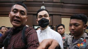 Harvey Moeis Tampil Rapi di Sidang!