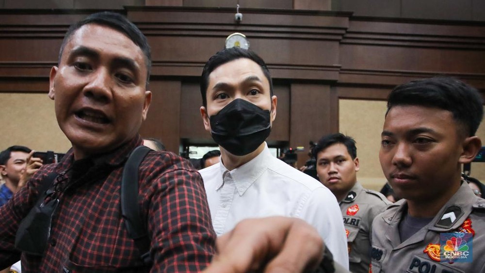 Harvey Moeis Tampil Rapi di Sidang!