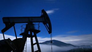 Harga Minyak Tetap Miring! Apa yang Bikin Investor Panik?