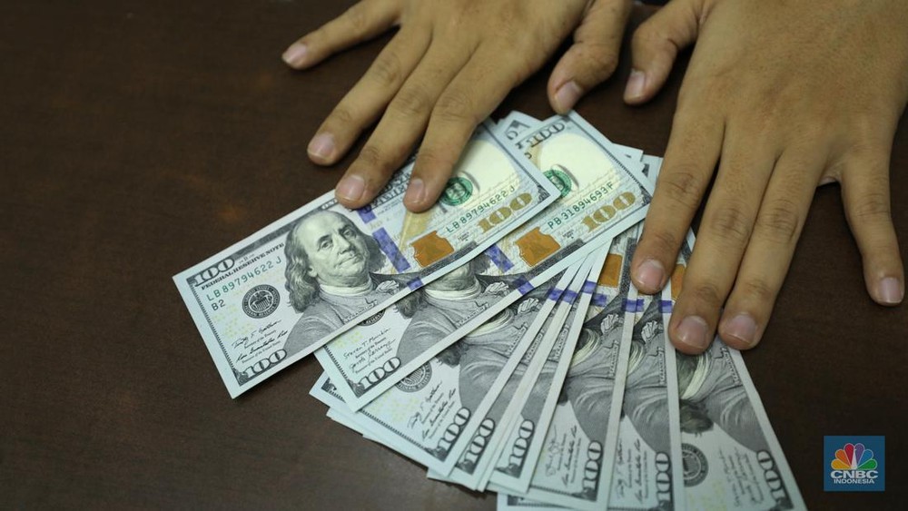 Rupiah Jeblok! Dolar Tembus Rp 16.360, Gencatan Senjata Gaza Terancam?