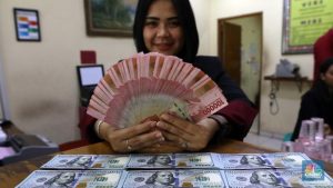 Rupiah Meroket! Dolar Ambruk?