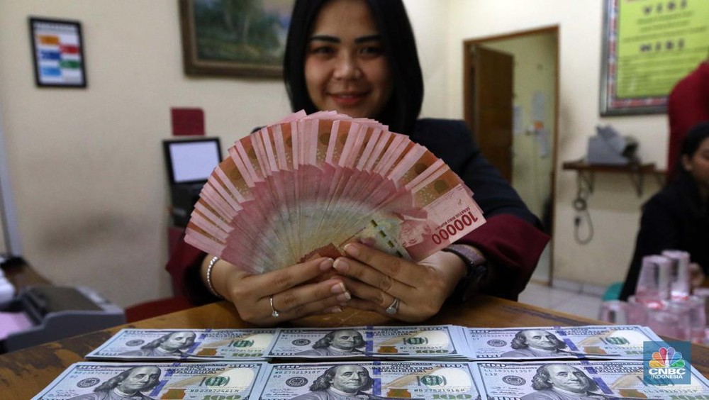 Rupiah Meroket! Dolar Ambruk?