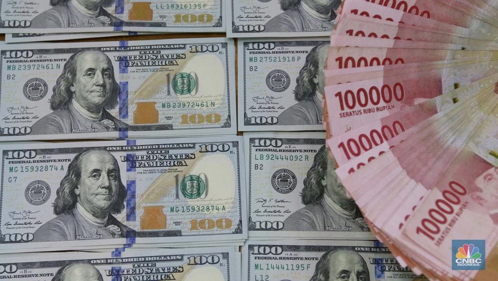 Rupiah Terpukul! Dolar Tembus Rp16.200