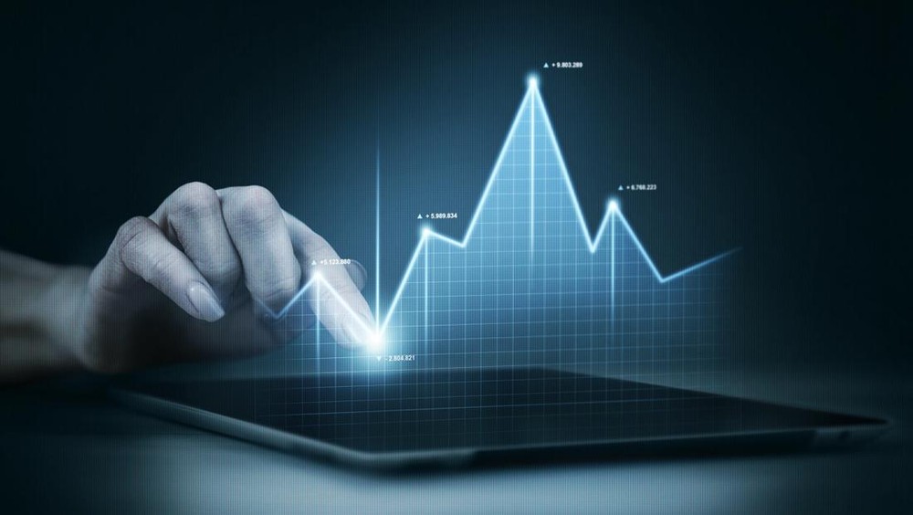 Investasi Menjanjikan di 2025: Saham & Properti?