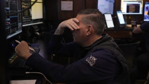 Wall Street Panik! Pasar Saham AS Buka Variatif