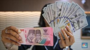 Rupiah Terpukul! Dolar Meroket di Tengah Ancaman Trump