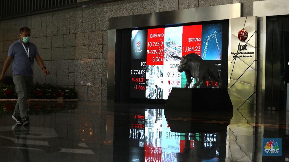 IHSG Naik Tipis, DCII ARA Lagi!