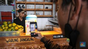 Kelas Menengah RI Terhimpit, Transaksi QRIS Anjlok!