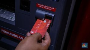 Rahasia di Balik Gangguan IT Bank DKI: Polisi Turun Tangan!
