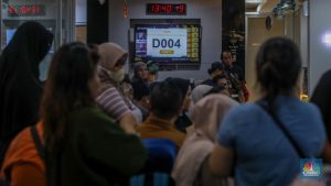 Emas Tembus US$3.200! Antam, Pegadaian, atau UBS? Pilih Mana?
