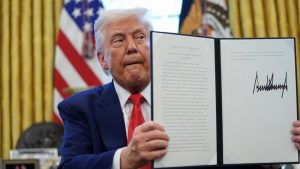 Bankir AS Panik! Kebijakan Trump Bikin Resesi Mengancam