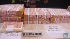 Artis Cantik Terciduk! Uang Palsu Rp 223 Juta Jadi Bukti
