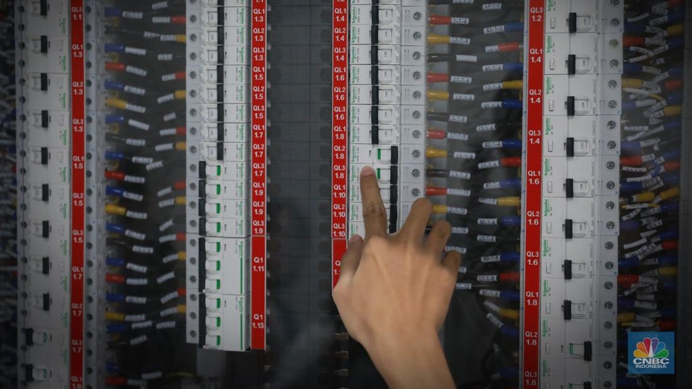 DCII Kena Suspensi BEI! Harga Saham Terbang Ketinggian?