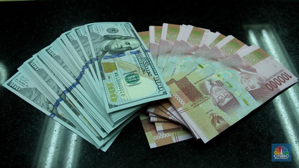 Rupiah Bangkit! Dolar AS Tumbang ke Level Rp 16.300