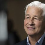 Ekonomi - CEO JPMorgan Chase, Jamie Dimon, baru-baru ini memperingatkan potensi ledakan kredit macet di pasar Amerika Serikat. Pernyataan ini muncul setelah kegagalan dua perusahaan, memicu kekhawatiran akan masalah yang lebih luas di sektor keuangan.