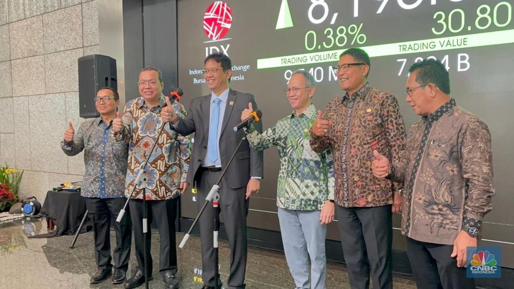 IHSG Terbang Tinggi! Efek Purbaya, Tembus 8.200?