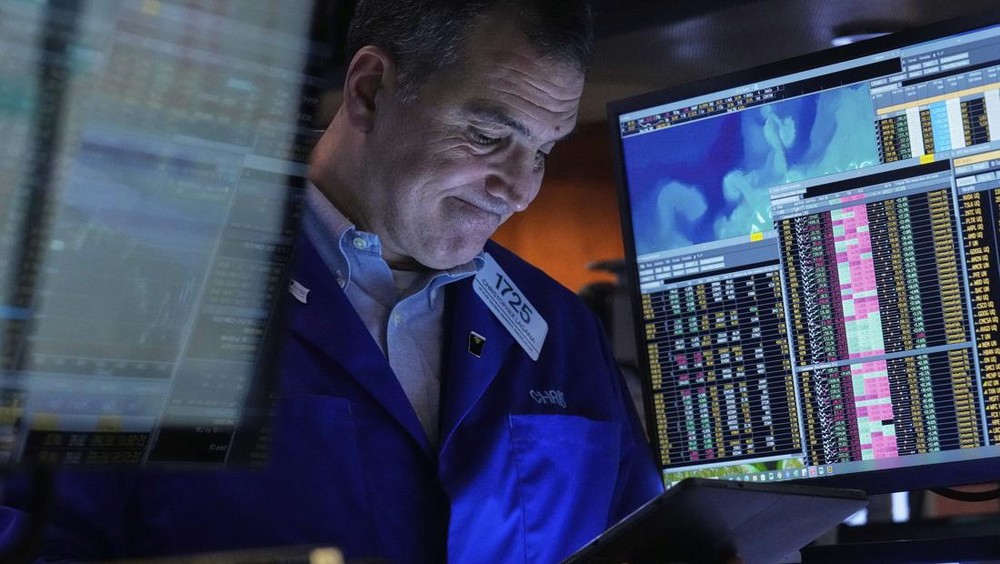 Wall Street Panik! Ada 'Kecoak' Baru di Sektor Keuangan AS?