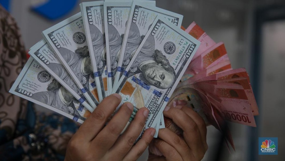 Rupiah Goyang, Bank Justru Banjir Rezeki Nomplok!