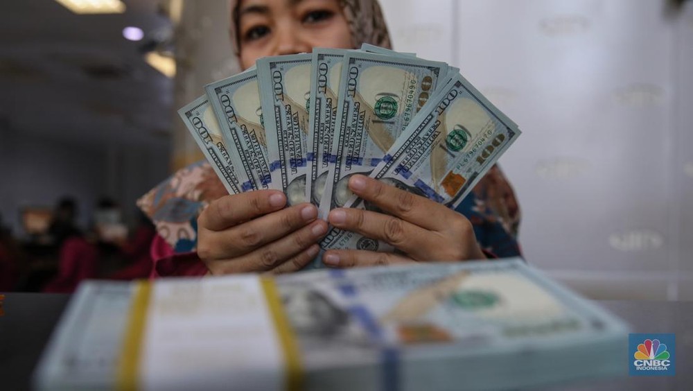 Rupiah Bangkit! Dolar AS Tumbang ke Rp16.590