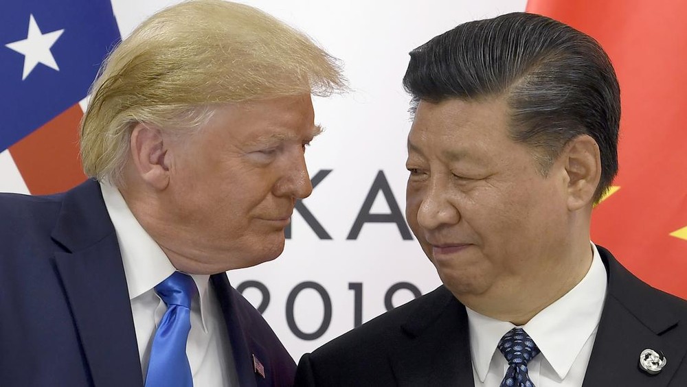 Trump Naikkan Tarif China 100%! Emas dan Perak Langsung Terbang Tinggi