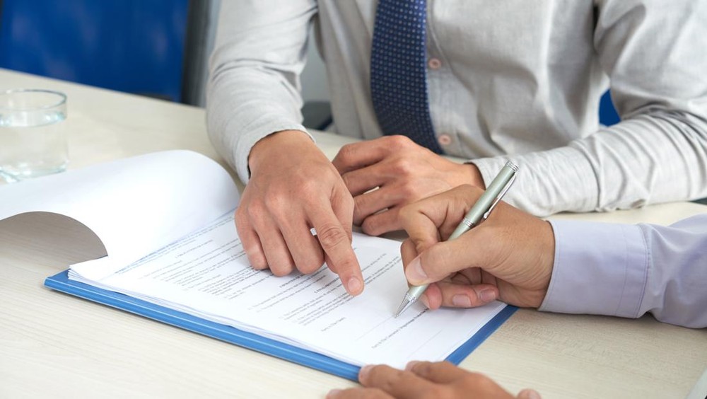 Laba Asuransi Diprediksi 'Berdarah'? Investor Wajib Tahu Ini!