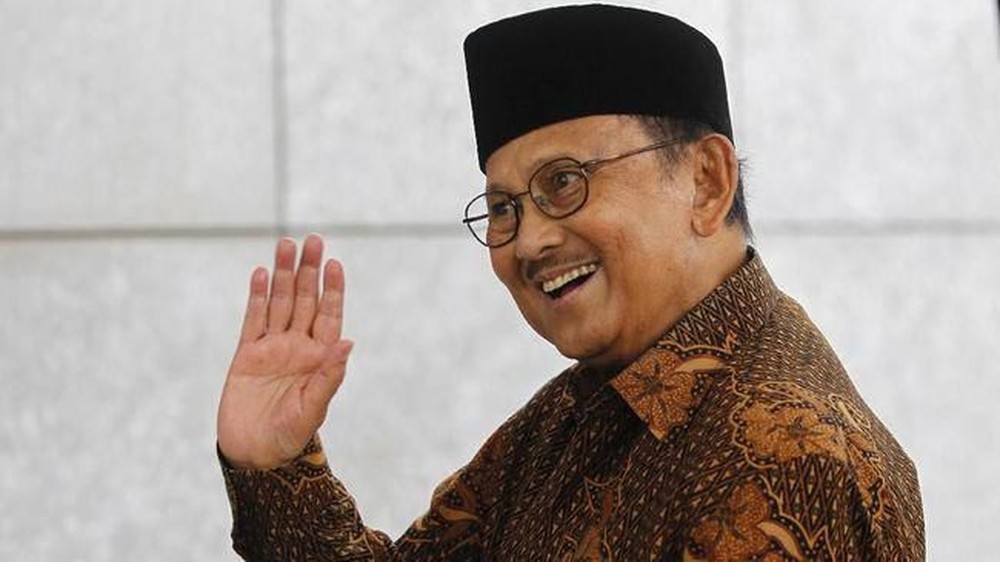 Dolar AS Ambruk di Tangan Habibie! Rupiah Perkasa Rp6.550, Ini Resepnya!