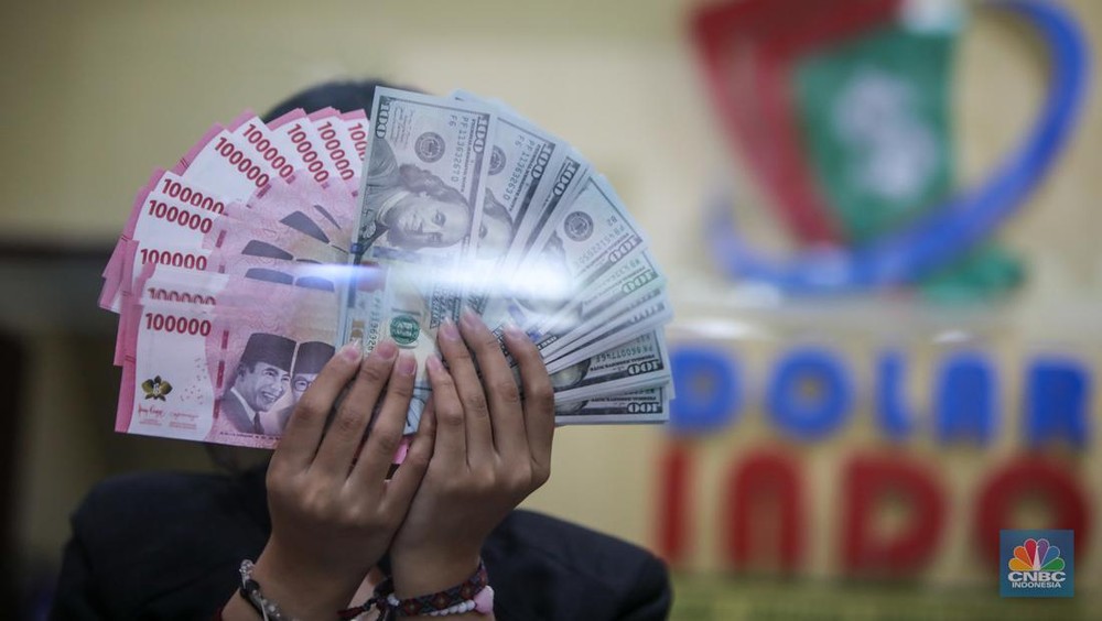 Rupiah Berjaya! Dolar AS Tumbang ke Rp16.750 di Akhir Tahun