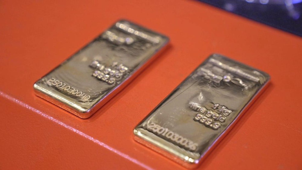 Emas Terbang Tinggi! Analis Ungkap Potensi US$5.000, Jangan Jual Dulu!