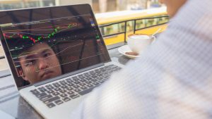 Jebakan IHSG 9.000! Peluang Cuan Tersembunyi di Balik Koreksi Pasar