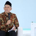 Haluannews Ekonomi -  Jakarta – Industri keuangan syariah di Indonesia memiliki potensi besar untuk tumbuh dan bersaing secara global, asalkan mampu mengedepankan pelayanan prima, inovasi berkelanjutan, serta struktur biaya yang kompetitif. Demikian disampaikan Ketua Dewan Komisioner Lembaga Penjamin Simpanan (LPS), Anggito Abimanyu, dalam sebuah diskusi panel di Jakarta.