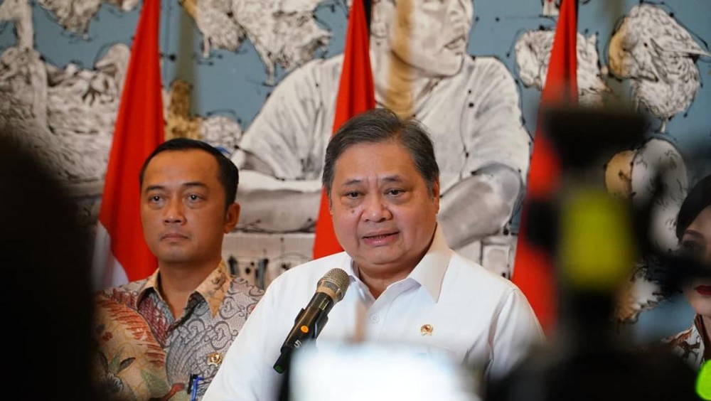 IHSG Merah: Menteri Ungkap 'FOMO' Investor & Sinyal Kebangkitan!