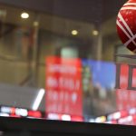 Bursa 'Jewer' Ratusan Emiten: Laporan Keuangan Jadi Sorotan Utama!