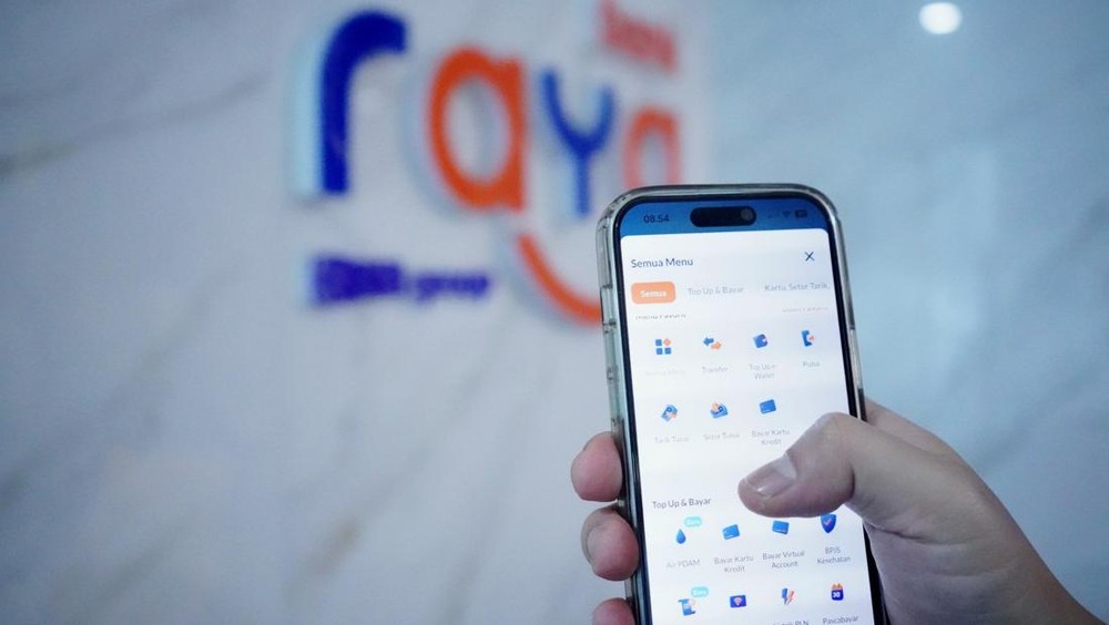 Rahasia Bank Raya: Dari Uang Saku Hingga Paylater, Bisnis Melesat!