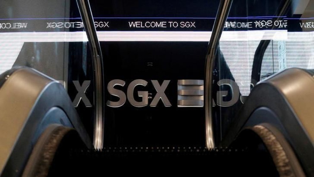 Badai Geopolitik Guncang Bursa: Maskapai Terjun Bebas, Minyak Meroket!