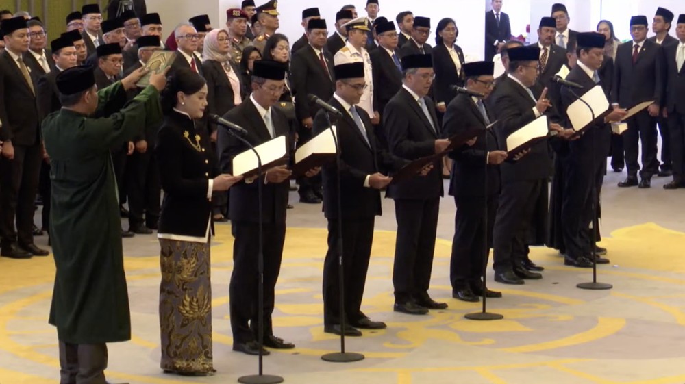 Haluannews Ekonomi - Jakarta – Pelantikan Anggota Dewan Komisioner (ADK) Otoritas Jasa Keuangan (OJK) yang baru saja resmi menjabat, disambut dengan optimisme tinggi oleh para pelaku dan regulator di sektor keuangan. Tujuh ADK, termasuk ketua dan wakil ketua, diharapkan mampu menjadi nahkoda kuat di tengah gejolak ekonomi global yang kian menantang, serta memperkuat stabilitas sistem keuangan nasional.