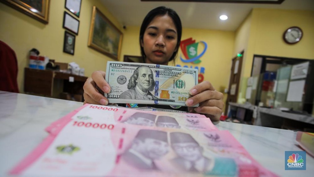 Alarm Merah Rupiah! Dolar Mengintai Rp17.000 Pasca-Lebaran 2026