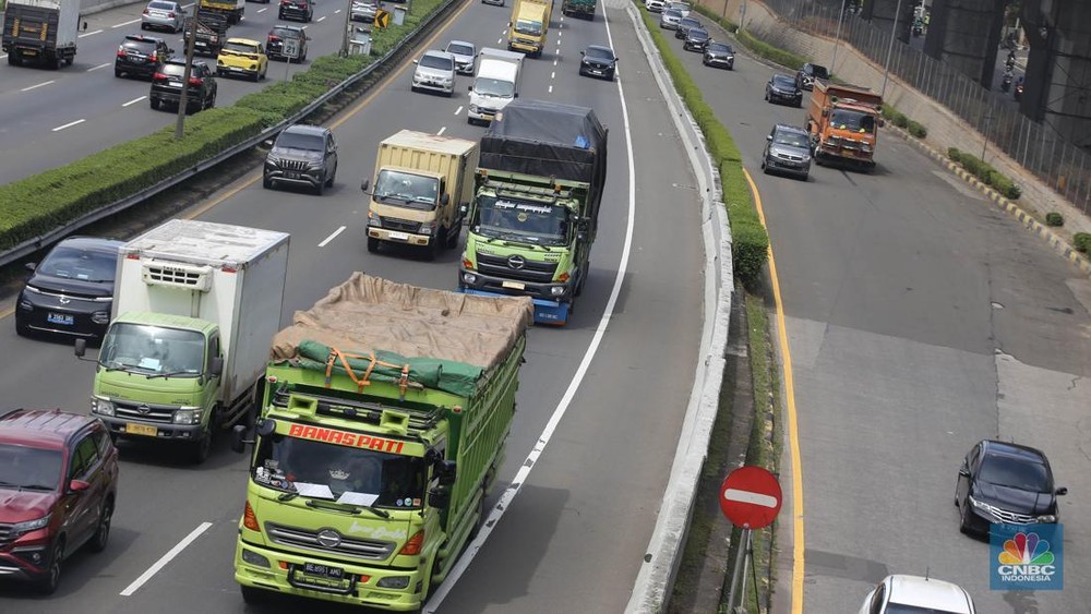 Mengejutkan! Raja Terkaya RI Jadi Sopir Truk, Pedagang Pasar Ambruk!
