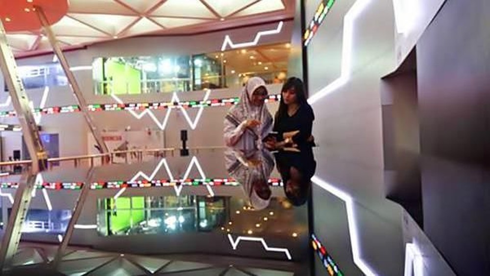 OJK 'Bersih-Bersih' Bursa, Denda Rp96 Miliar Sikat Pelaku Nakal!