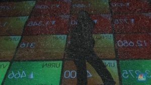 Investor Wajib Tahu! IHSG Gagal Terbang, Saham Raksasa Ini Jadi Beban Berat