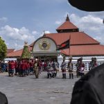 Melarat Demi Prinsip: Putra Kartini Guncang Stereotip Elite!