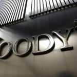 Hukuman Moody's: Utang Meksiko di Batas Kritis Investasi!