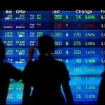 Haluannews Ekonomi - Bursa Efek Indonesia (BEI) kembali menunjukkan komitmennya dalam menjaga integritas pasar modal dengan menyoroti secara ketat pergerakan tiga saham emiten, yaitu PT Transcoal Pacific Tbk (TCPI), PT Charlie Hospital Semarang Tbk (RSCH), dan PT Mark Dynamics Indonesia Tbk (MARK). Pengawasan intensif ini dipicu oleh adanya indikasi pola transaksi yang tidak wajar atau dikenal sebagai Unusual Market Activity (UMA) pada ketiga saham tersebut. Langkah proaktif BEI ini diambil demi melindungi kepentingan investor, khususnya bagi para pemegang saham TCPI, RSCH, dan MARK, dari potensi risiko yang mungkin timbul akibat volatilitas yang tidak biasa.