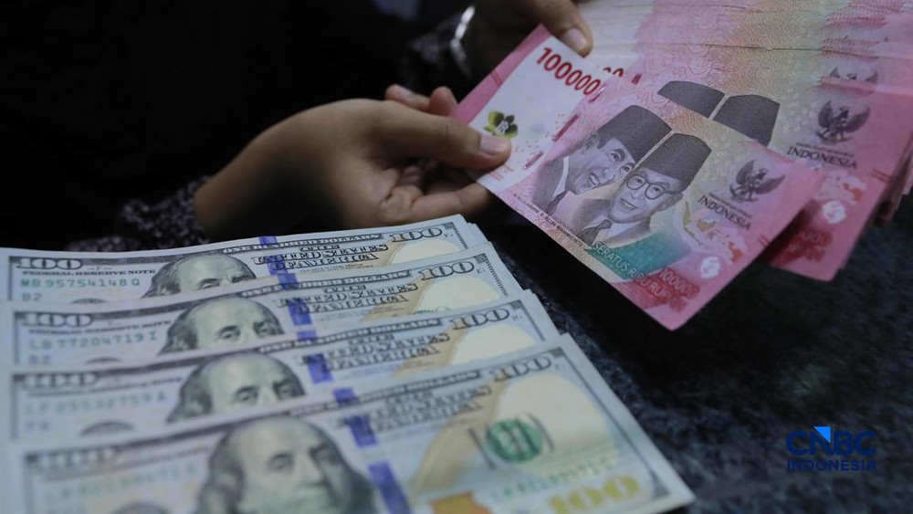 Dolar Menggila! Rupiah Terlemah Sepanjang Sejarah, Apa Keputusan BI?