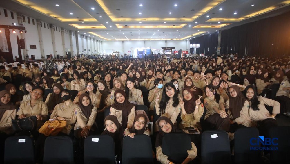 Dolar Menggila, Pelajar SMA Rela Jauh Demi Ilmu Finansial!