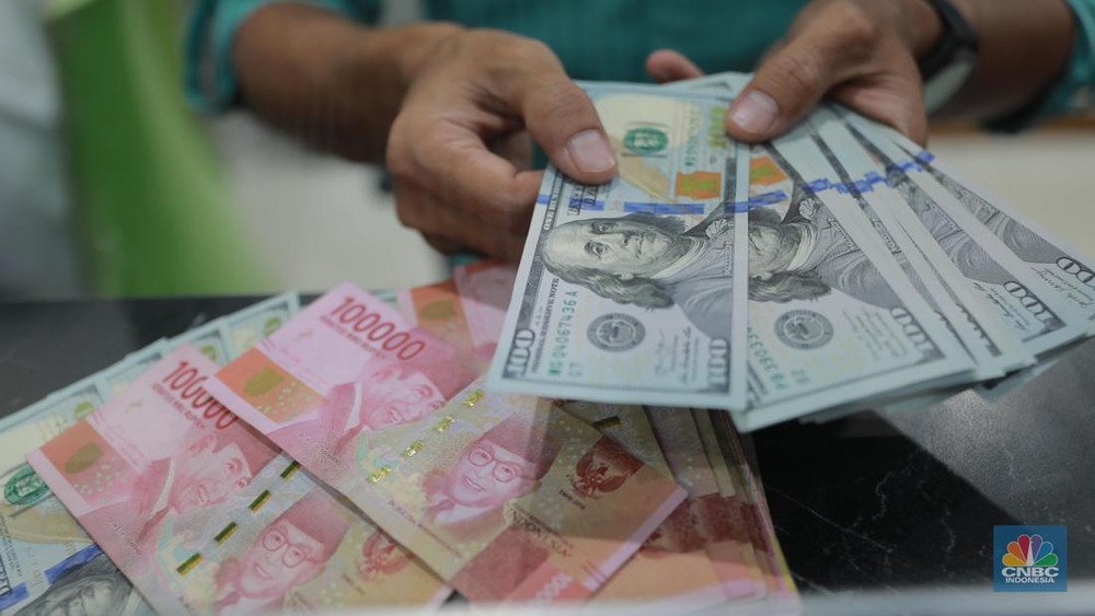 Rupiah Terjun Bebas! Dolar AS Nyaris Sentuh Rp17.800