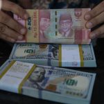 Rupiah Terkapar di Rekor Baru, Dolar AS Dekati Level KRITIS!