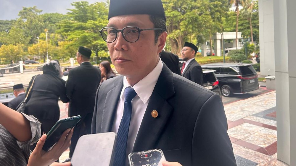 IHSG Ambruk! BEI Ungkap 'Badai Sempurna' Hantam Bursa Saham RI!