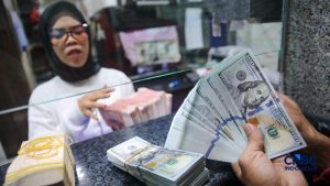 BI Jegal Pemburu Dolar! Batas Beli Tanpa Dokumen Dipangkas Lagi